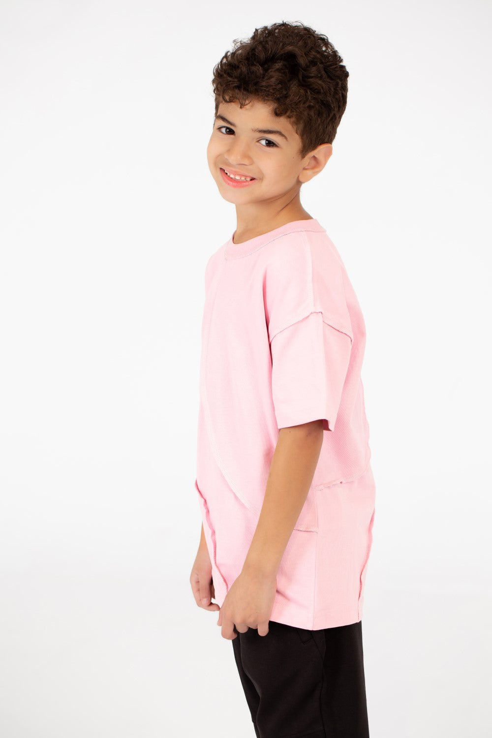 قميص برقبة دائرية واسعة حديث للأولاد