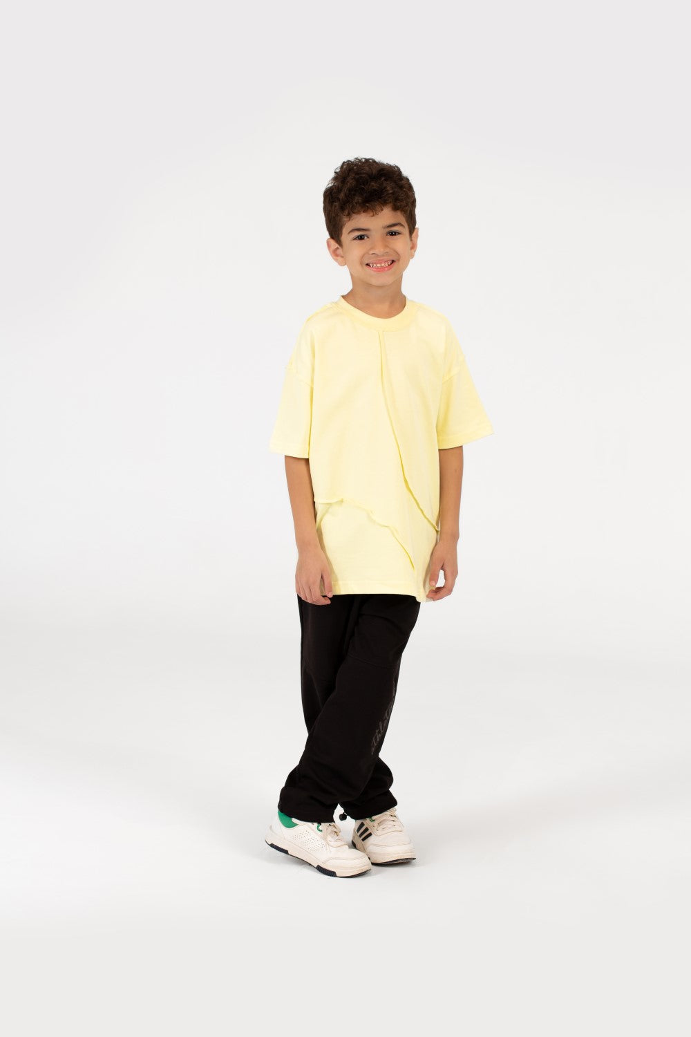 قميص برقبة دائرية واسعة حديث للأولاد