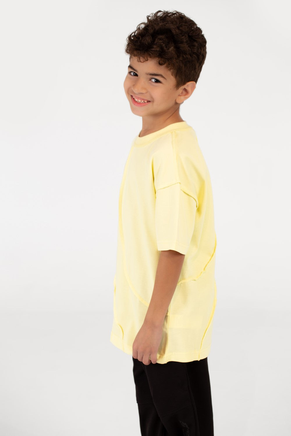 قميص برقبة دائرية واسعة حديث للأولاد