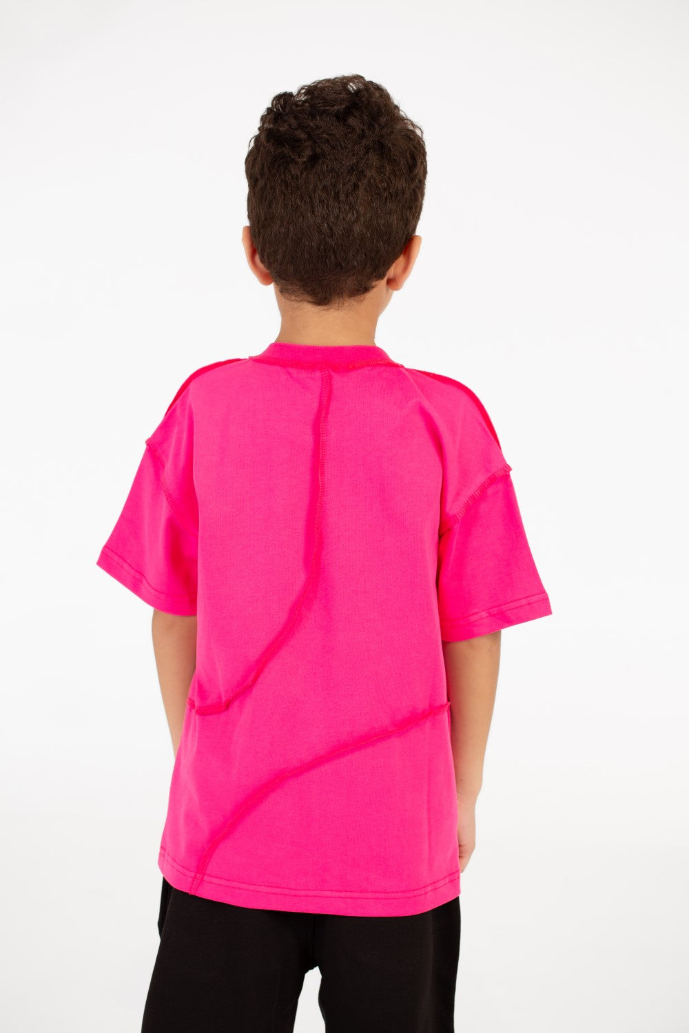 قميص برقبة دائرية واسعة حديث للأولاد