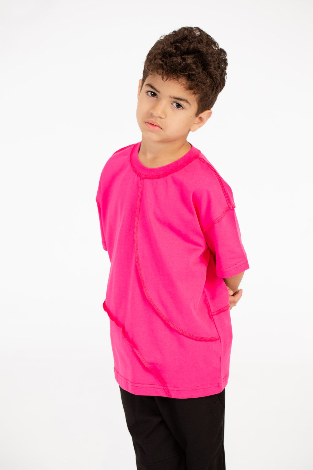 قميص برقبة دائرية واسعة حديث للأولاد