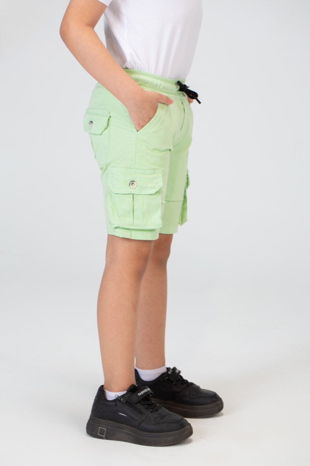 شورتات جاباردين أولاد بجيوب جانبية وتفاصيل أساسية