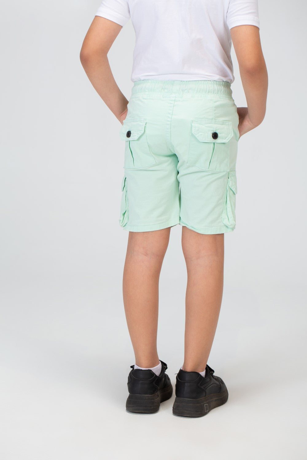 شورتات جاباردين أولاد بجيوب جانبية وتفاصيل أساسية