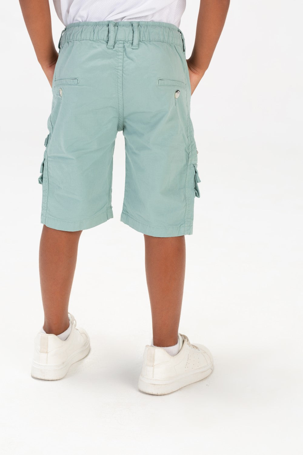 شورتات غاباردين للأولاد مع حزام خصر مطاطي وجيوب جانبية بسحّاب