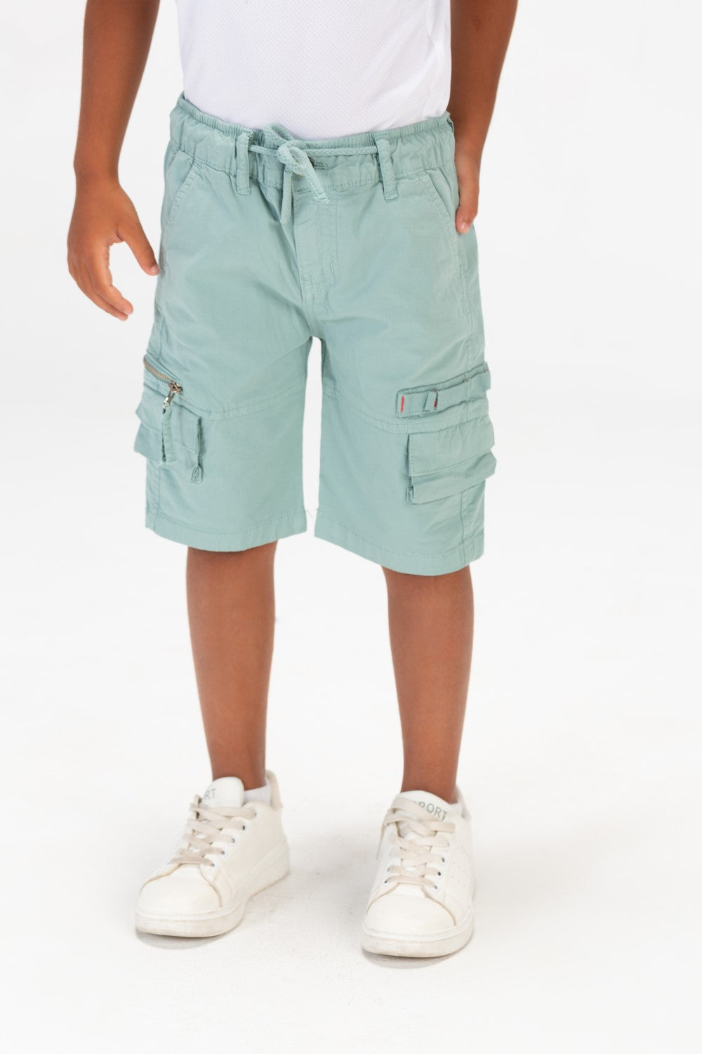 شورتات غاباردين للأولاد مع حزام خصر مطاطي وجيوب جانبية بسحّاب