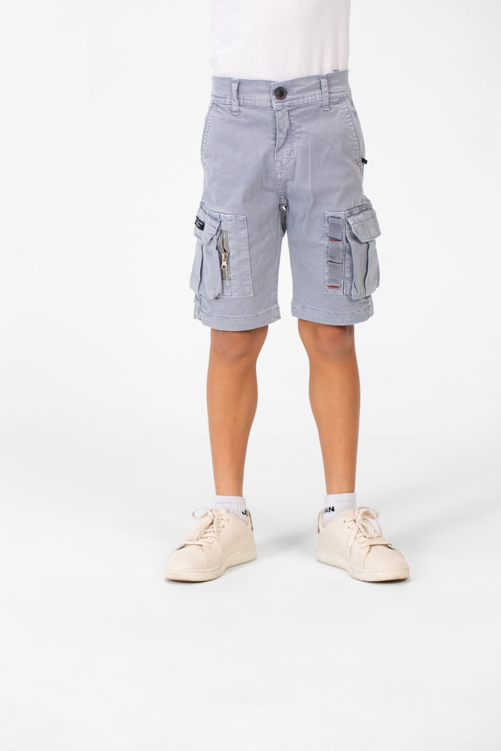 شورت أساسي بجيب جانبي من قماش الجاباردين للبنين مصنوع من خامة عالية الجودة