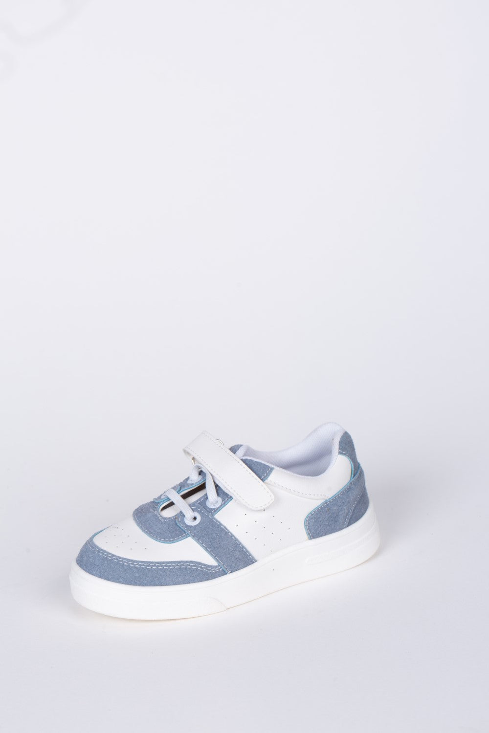 Boy's Stylish Sneakers Made With Breathable High Quality Materials
