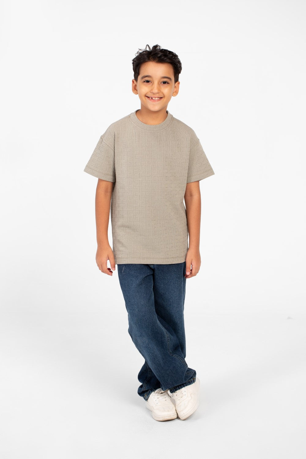 Boy's Short Sleeved T-shirt With Basic Details And A Modern High Quality Design