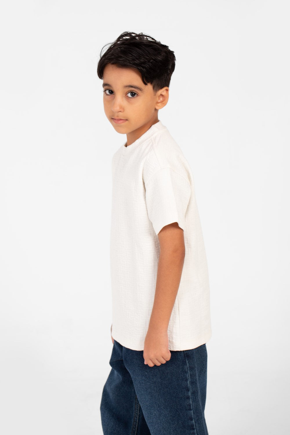 Boy's Short Sleeved T-shirt With Basic Details And A Modern High Quality Design