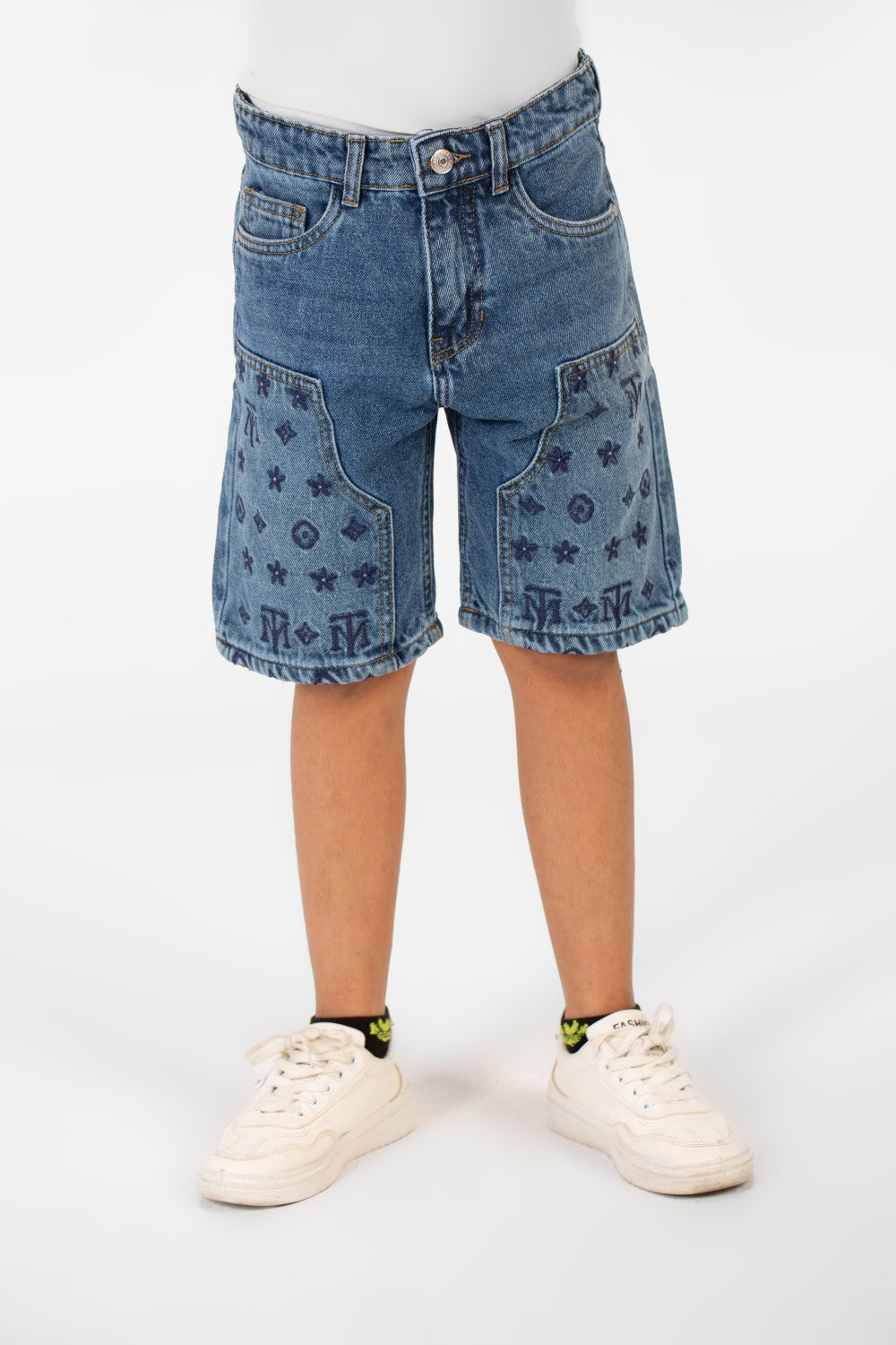 شورت دنيم صيفي للصبي بطبعة عصرية وجيوب