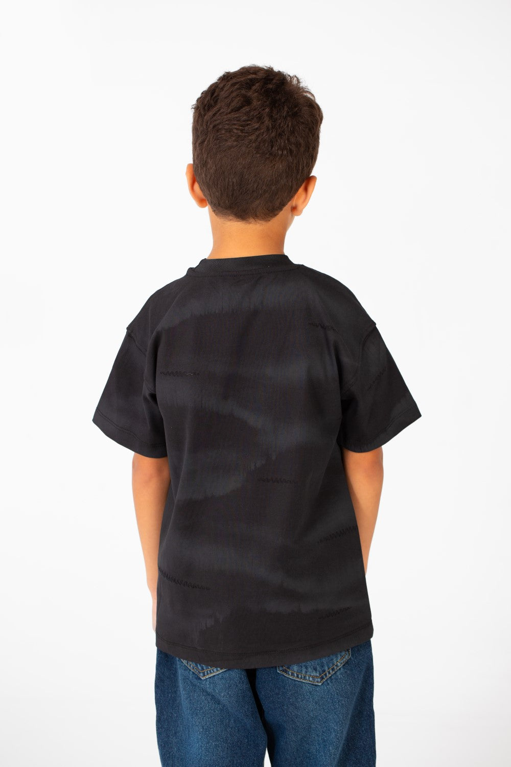 قميص بكم نصف بألوان متدرجة للولد برقبة دائرية وقصة عادية