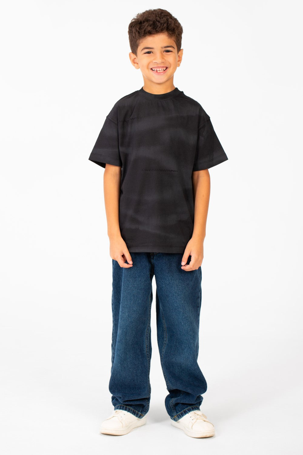 قميص بكم نصف بألوان متدرجة للولد برقبة دائرية وقصة عادية