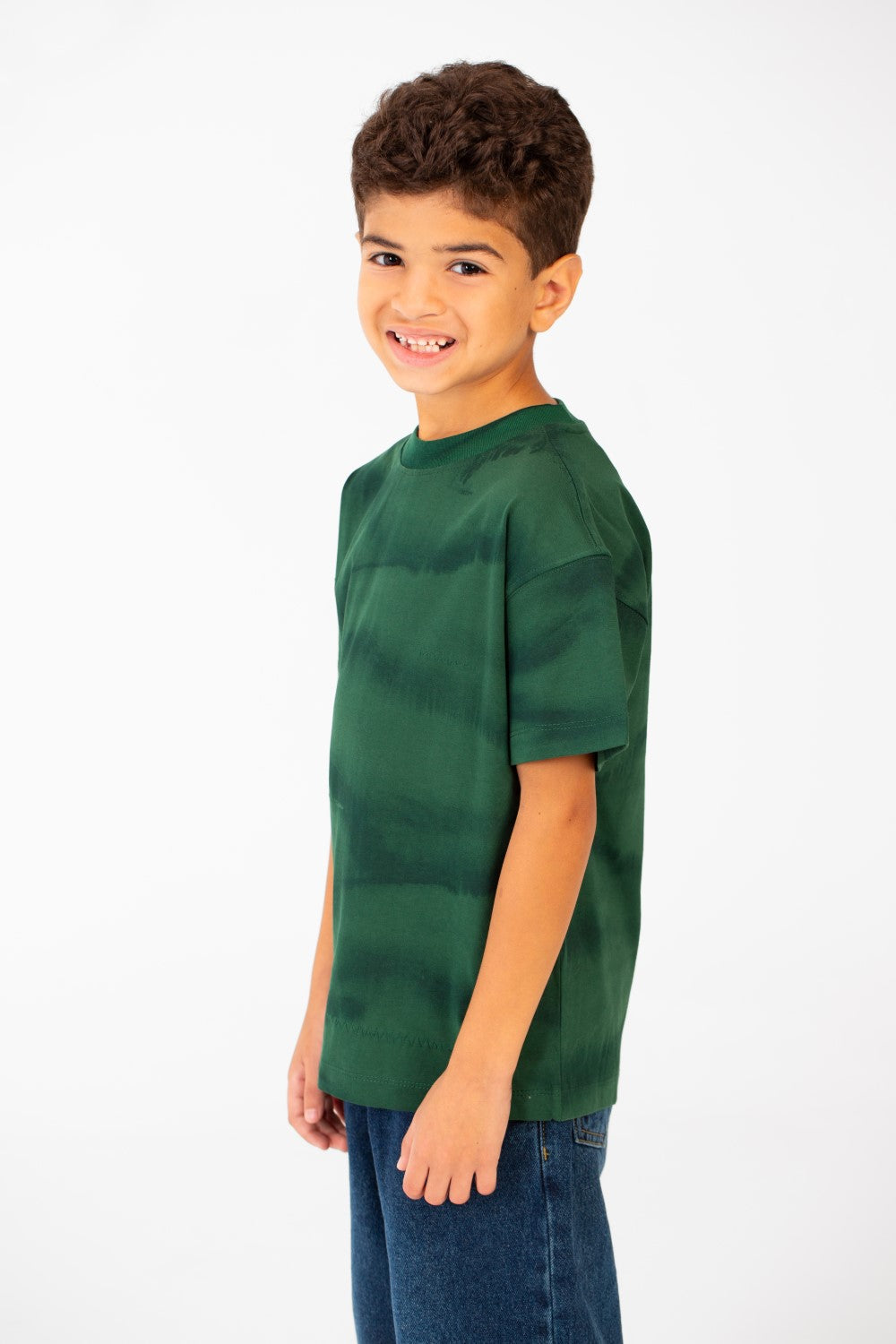 قميص بكم نصف بألوان متدرجة للولد برقبة دائرية وقصة عادية