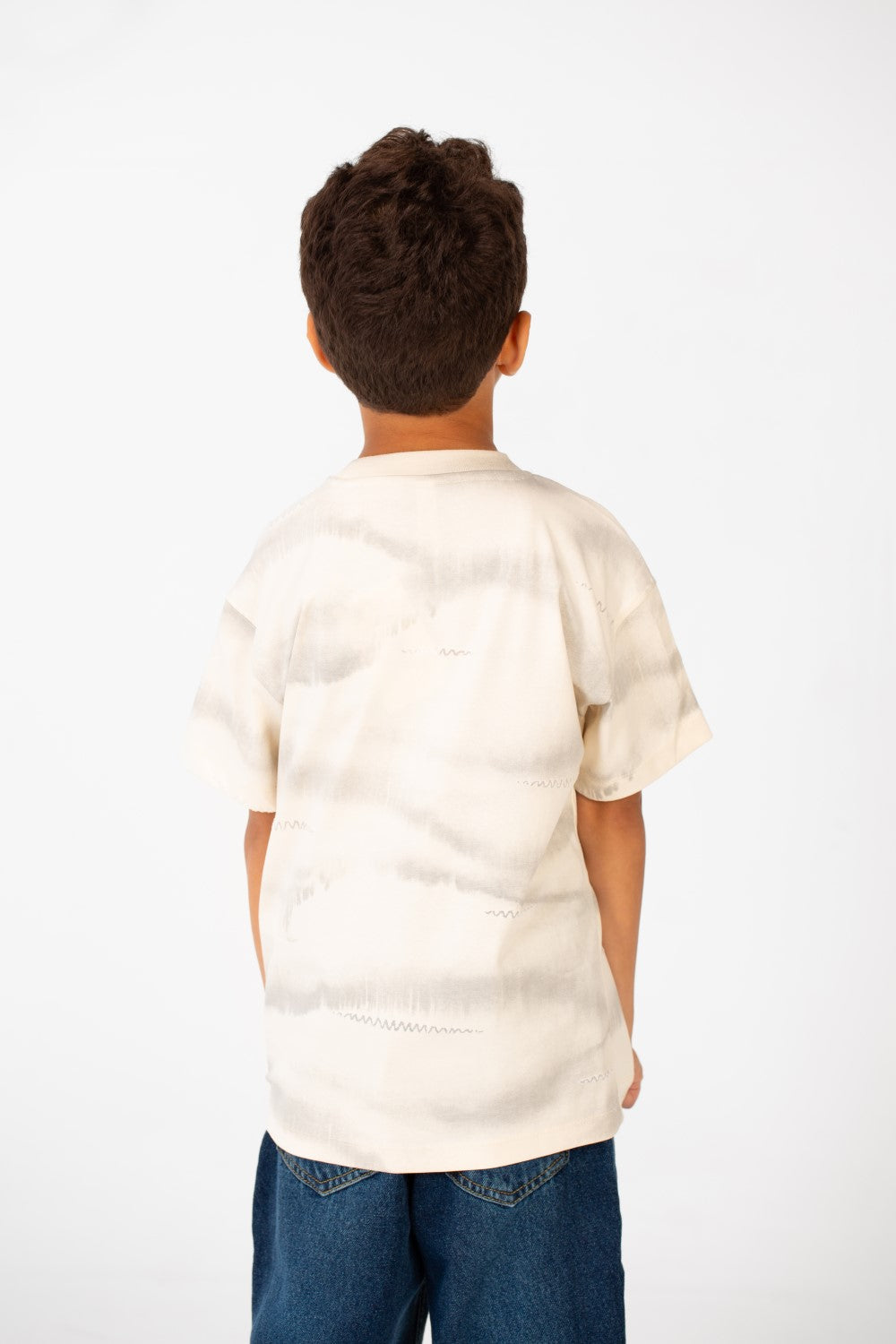 قميص بكم نصف بألوان متدرجة للولد برقبة دائرية وقصة عادية