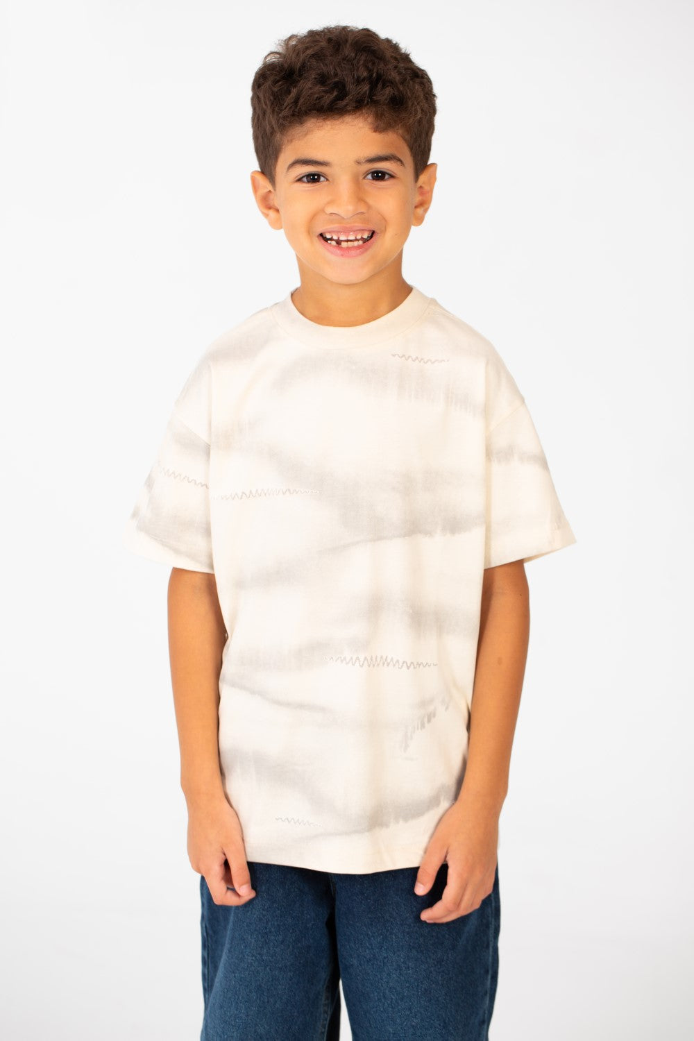 قميص بكم نصف بألوان متدرجة للولد برقبة دائرية وقصة عادية