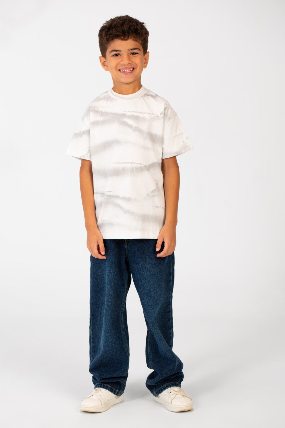 قميص بكم نصف بألوان متدرجة للولد برقبة دائرية وقصة عادية