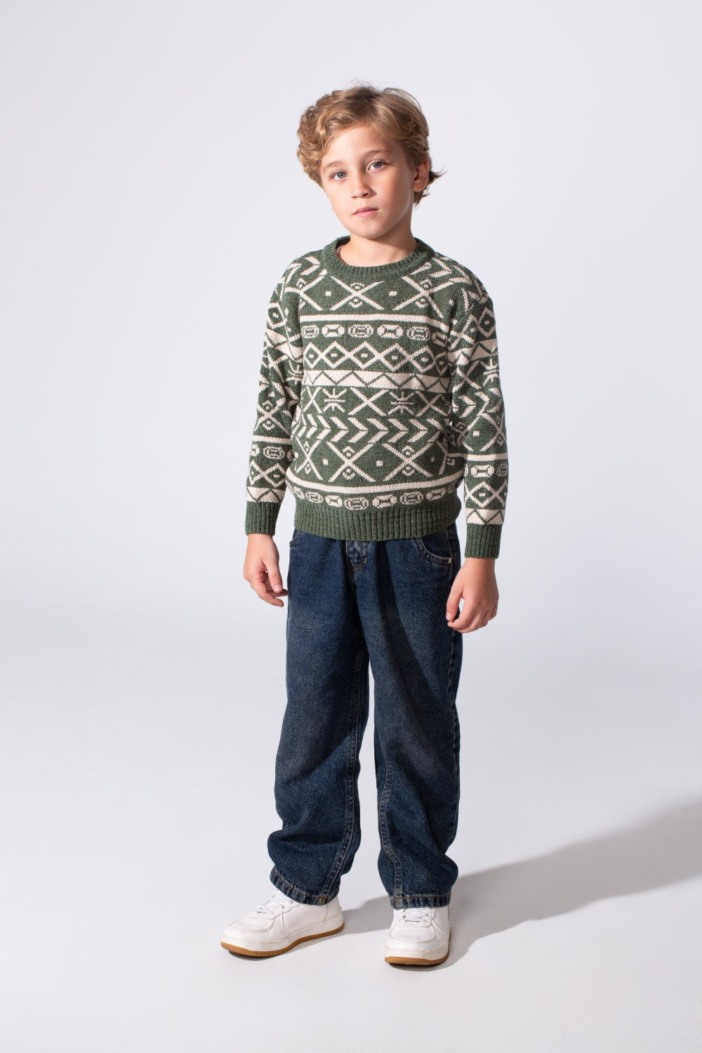 Boy's Printed Slim Fit Jakar Pullover With A Round Neck And Long Sleeves