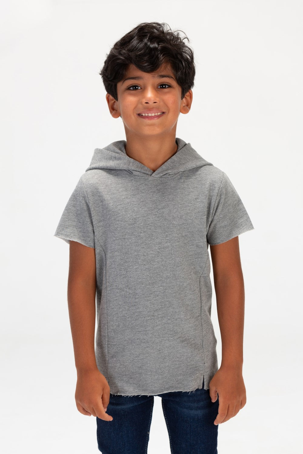 Boys Round Basic T-shirt With Short Sleeves And A Capishu In Comfortable Summer Material