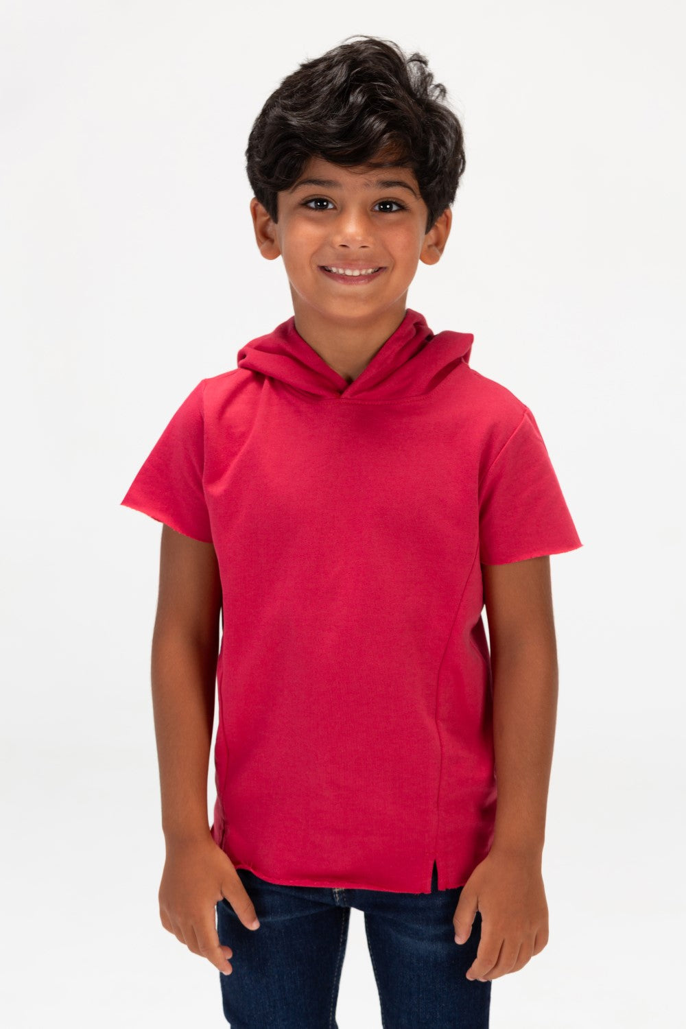 Boys Round Basic T-shirt With Short Sleeves And A Capishu In Comfortable Summer Material
