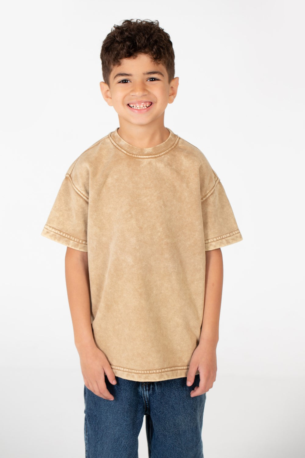 قميص قصير الأكمام مغسول للصبيان