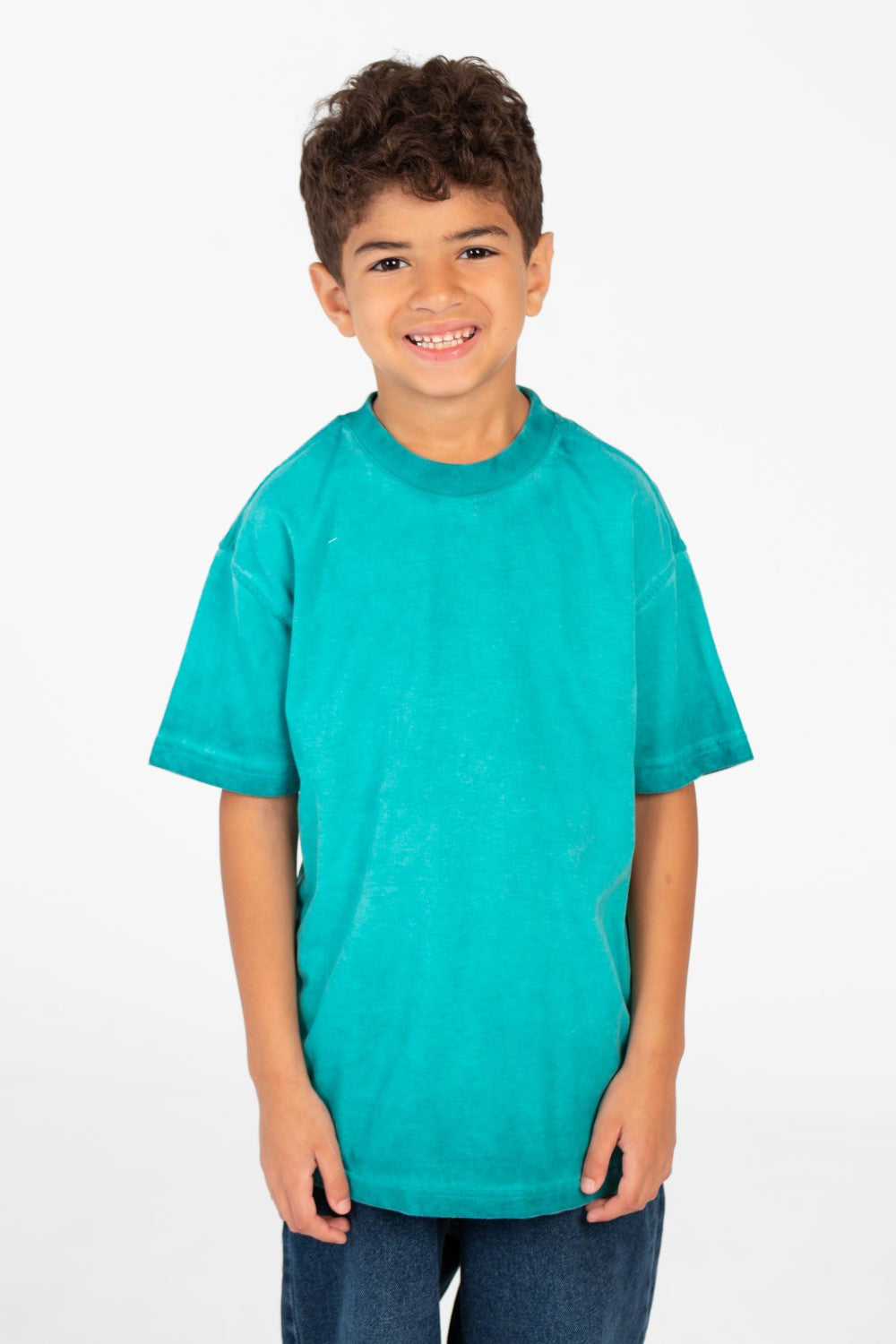 قميص صيفي أساسي واسع بأكمام نصفية للأولاد