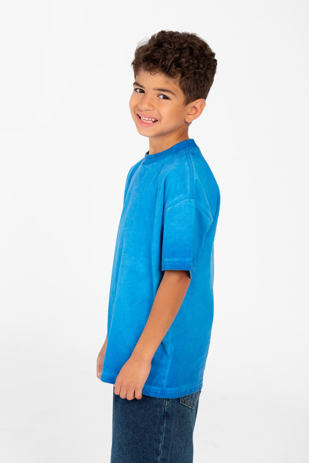 قميص صيفي أساسي واسع بأكمام نصفية للأولاد