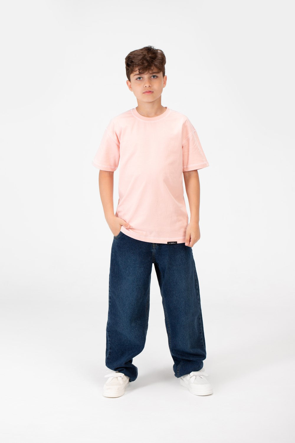 قميص نصف كم واسع أساسي للأولاد