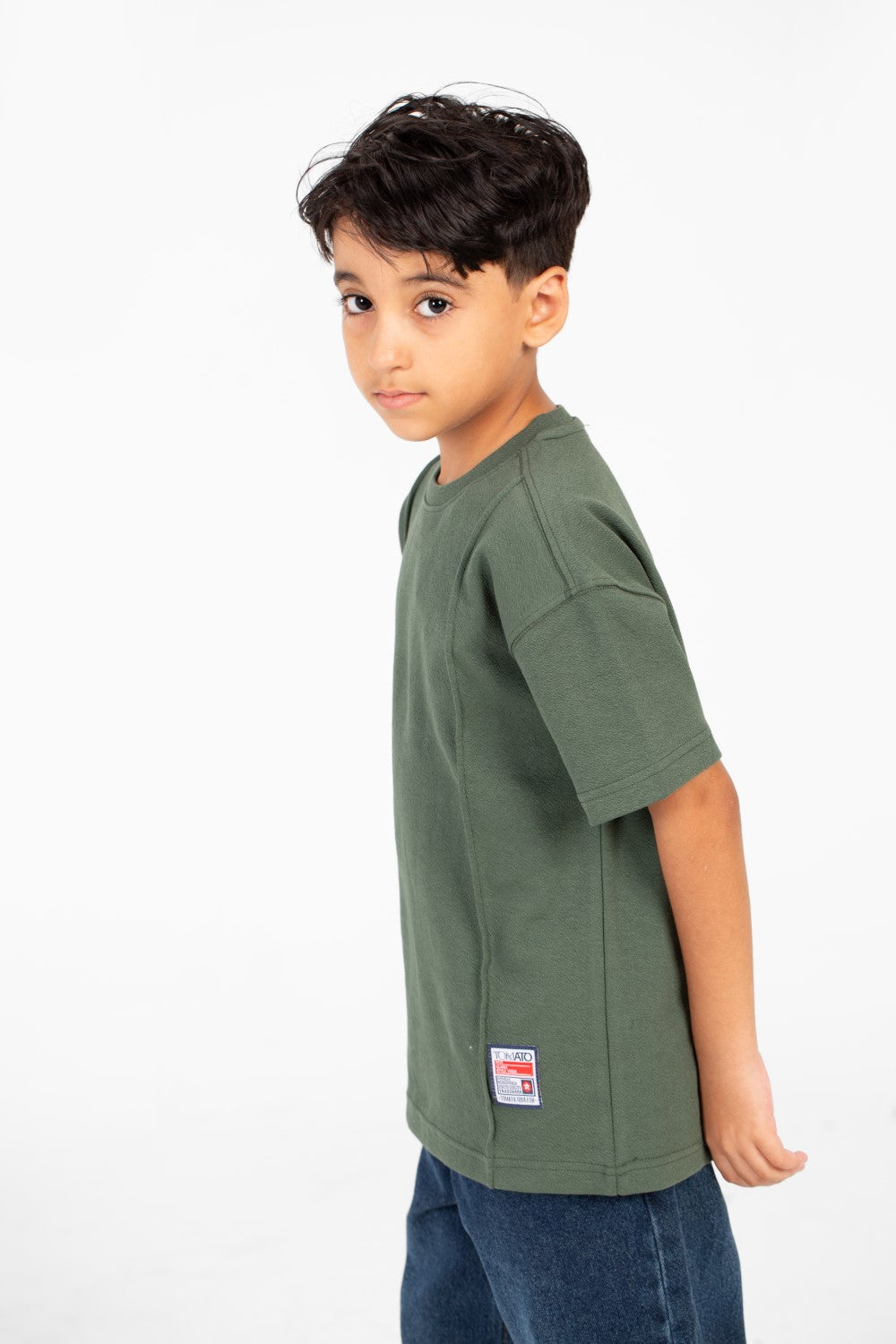 قميص بسيط عصري للصبي بياقة دائرية وأكمام قصيرة