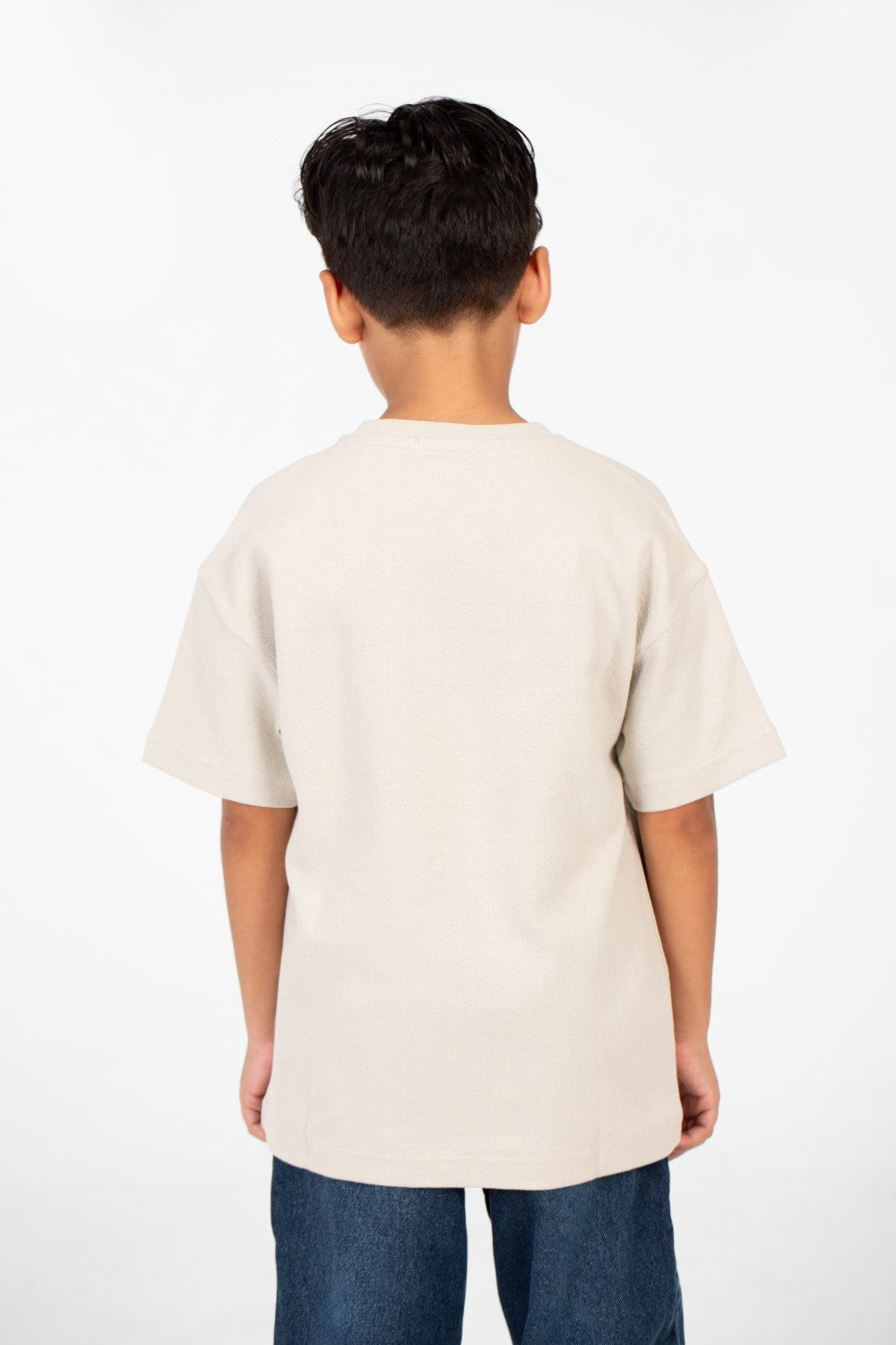 قميص بسيط عصري للصبي بياقة دائرية وأكمام قصيرة