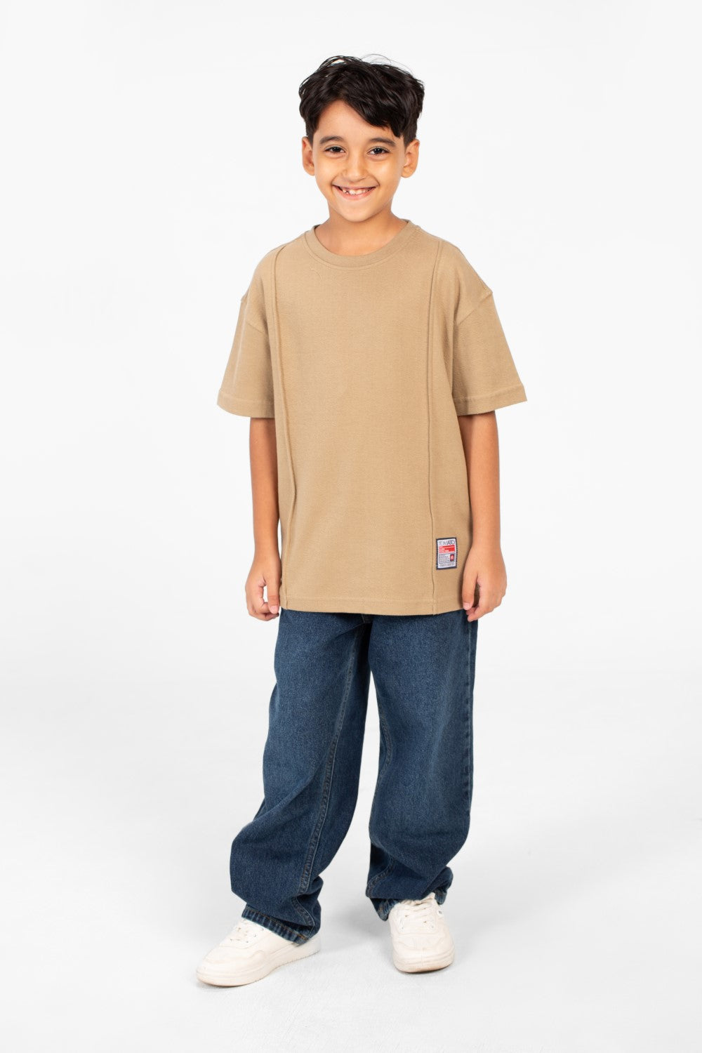 قميص بسيط عصري للصبي بياقة دائرية وأكمام قصيرة