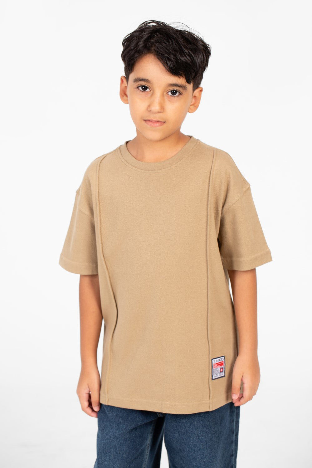 قميص بسيط عصري للصبي بياقة دائرية وأكمام قصيرة