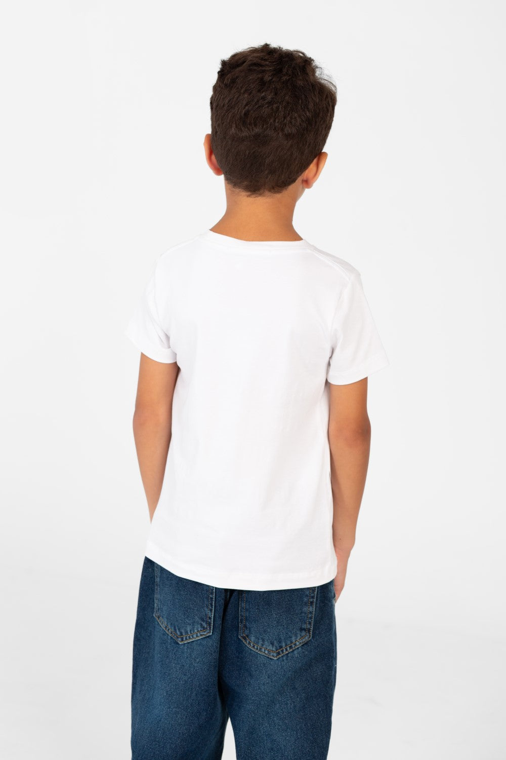 قميص بفتحة رقبة دائرية أساسي للصبي مصنوع من خامة عالية الجودة