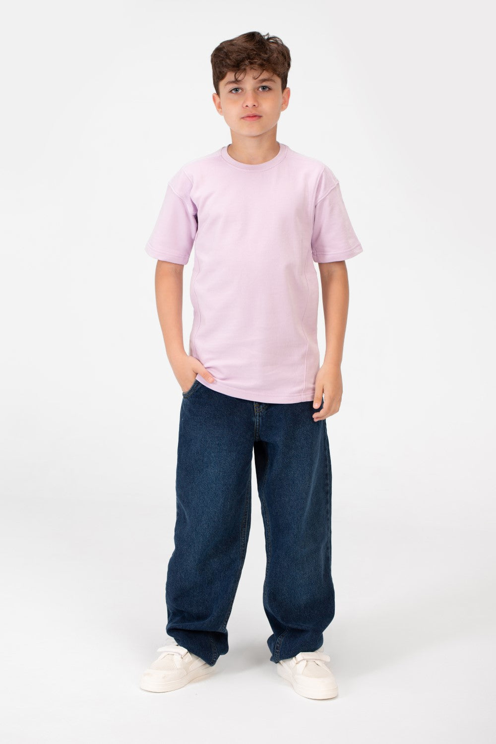 قميص بفتحة رقبة دائرية واسعة للأولاد