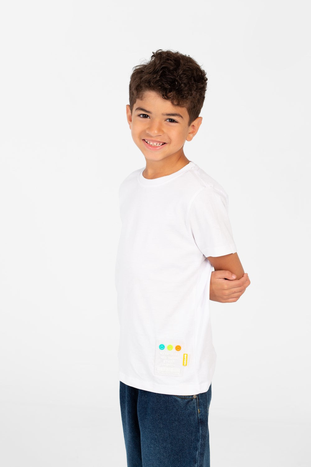 قميص بولو أساسي برقبة دائرية للأولاد