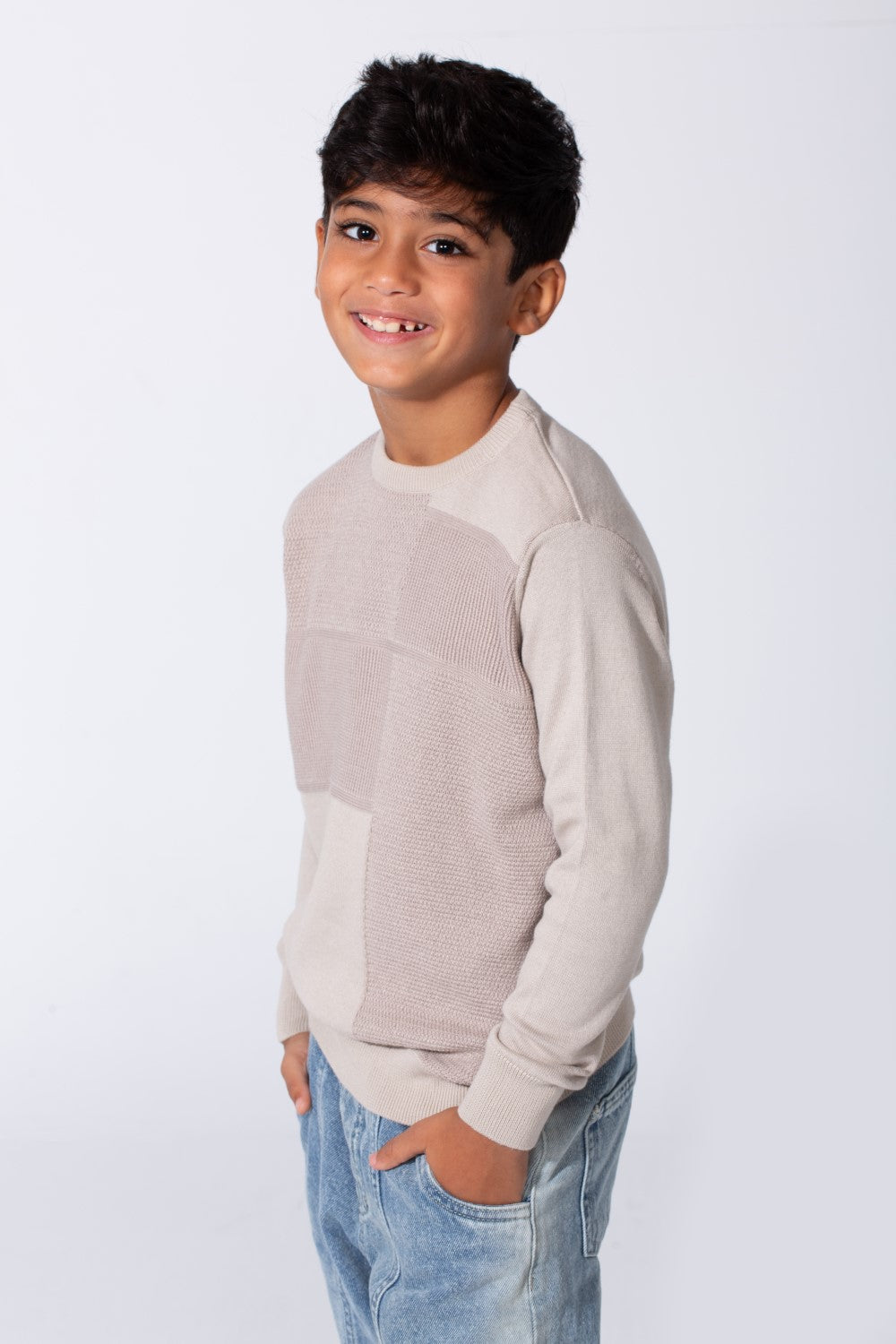 Boy's Slim Fit Cotton Round Neck Long Sleeves Pullover In Breathable Fabric