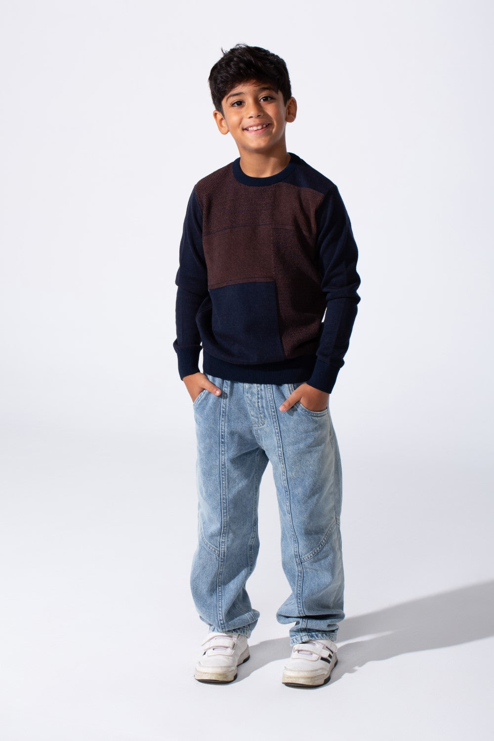 Boy's Slim Fit Cotton Round Neck Long Sleeves Pullover In Breathable Fabric