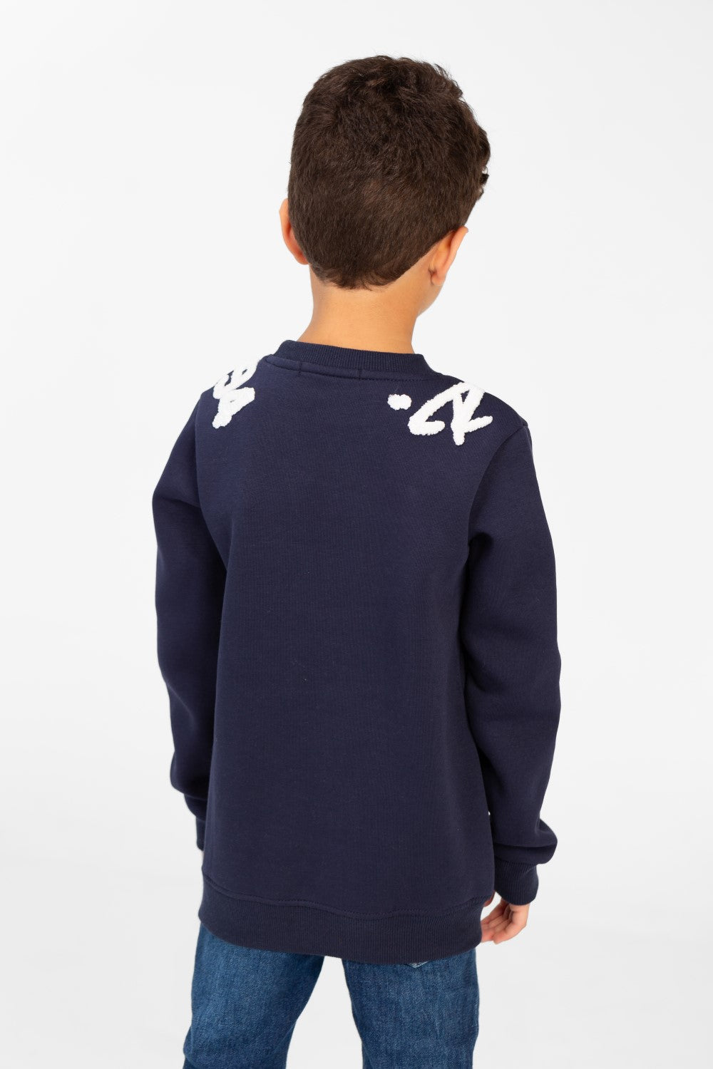 سويت شيرت مطبوع برقبة دائرية وقصة Slim Fit للأولاد