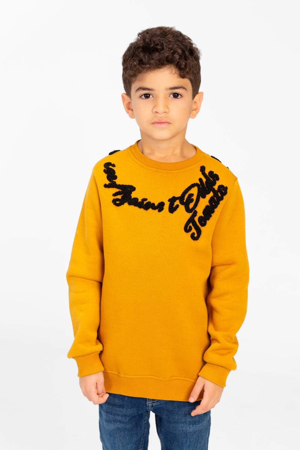 سويت شيرت مطبوع برقبة دائرية وقصة Slim Fit للأولاد