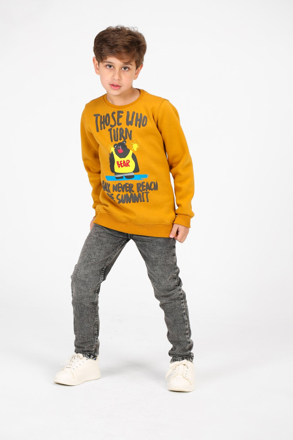 سويت شيرت برقبة دائرية مع طباعة أمامية من مادة مريحة للأولاد