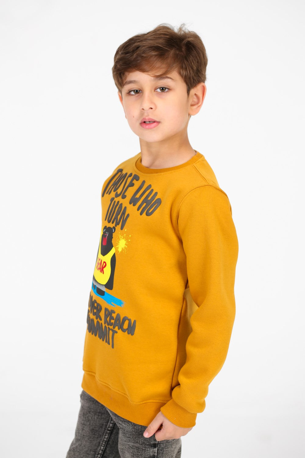 سويت شيرت برقبة دائرية مع طباعة أمامية من مادة مريحة للأولاد