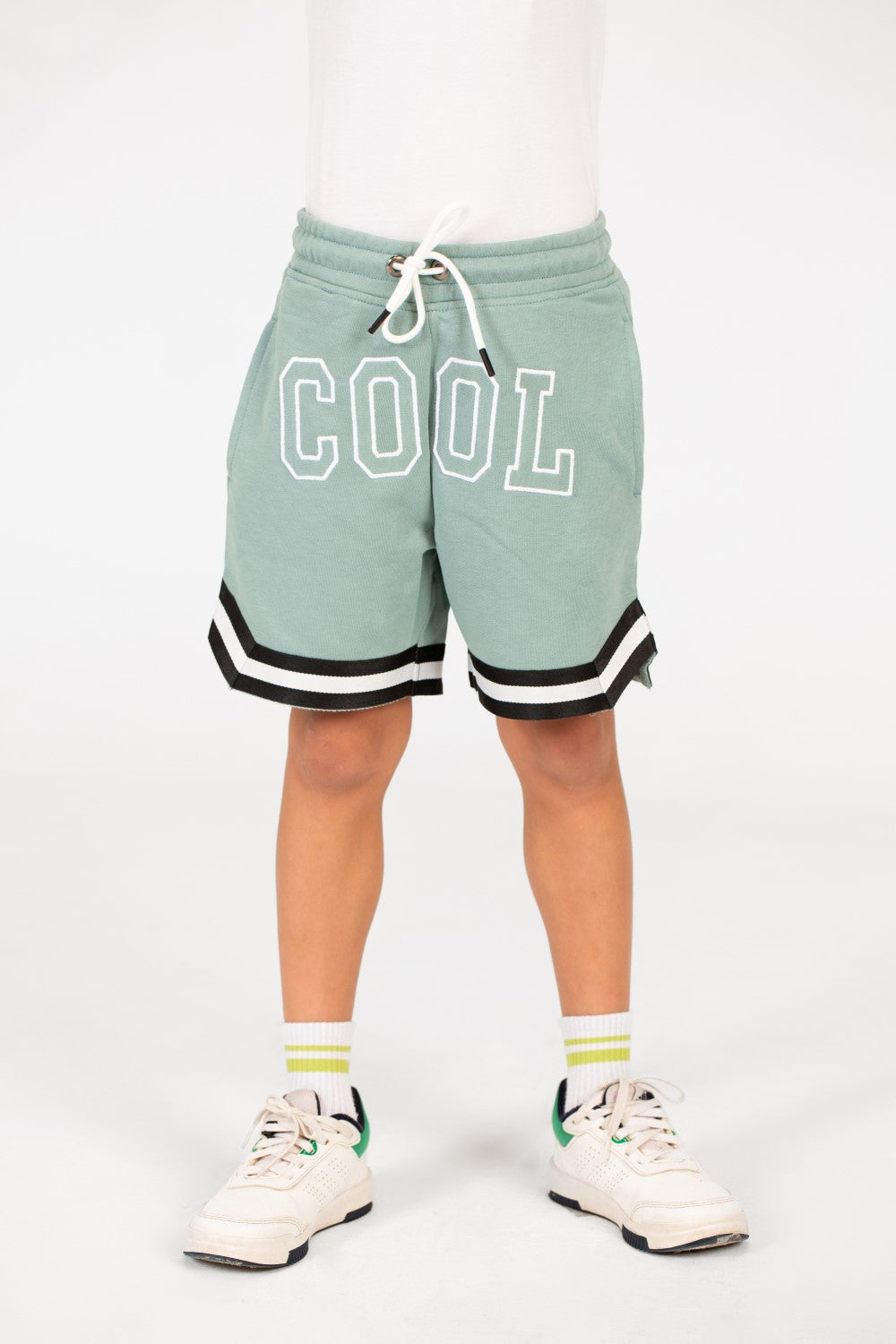 شورت Milton للأولاد بطبعة Cool مخططة بخطين