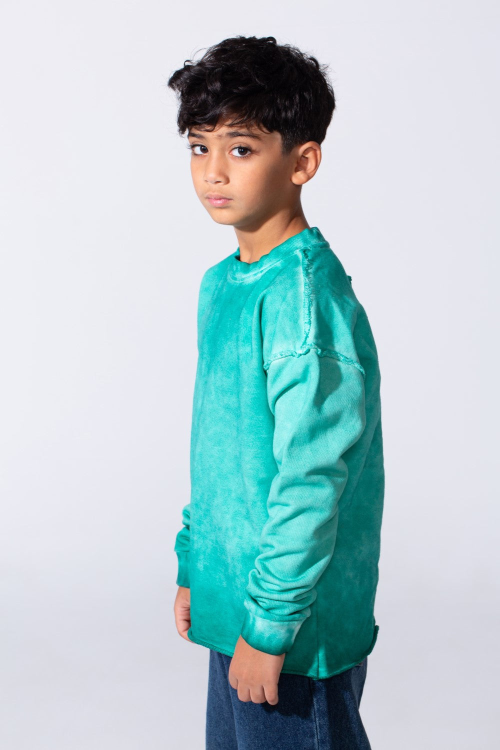 Boy's Oversized Washed Sweatshirt With A Round Neck And Long Sleeves
