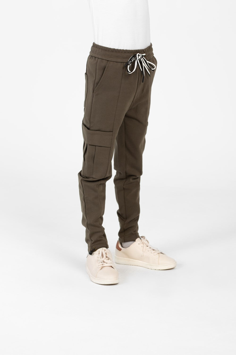 بنطال رياضي واسع بطبعة دائرية للأولاد بأكمام نصفية