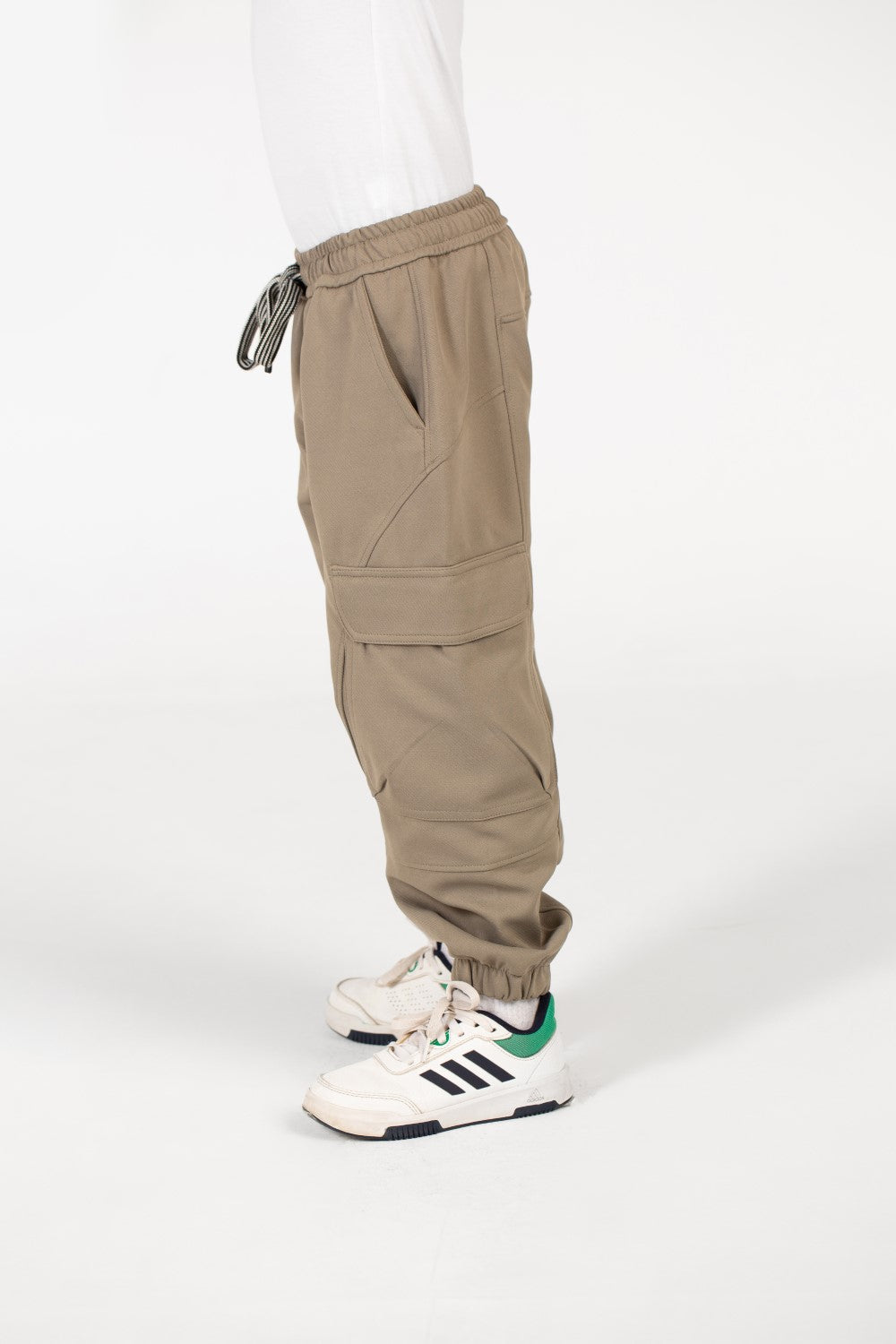 بنطال رياضي واسع عصري للأولاد