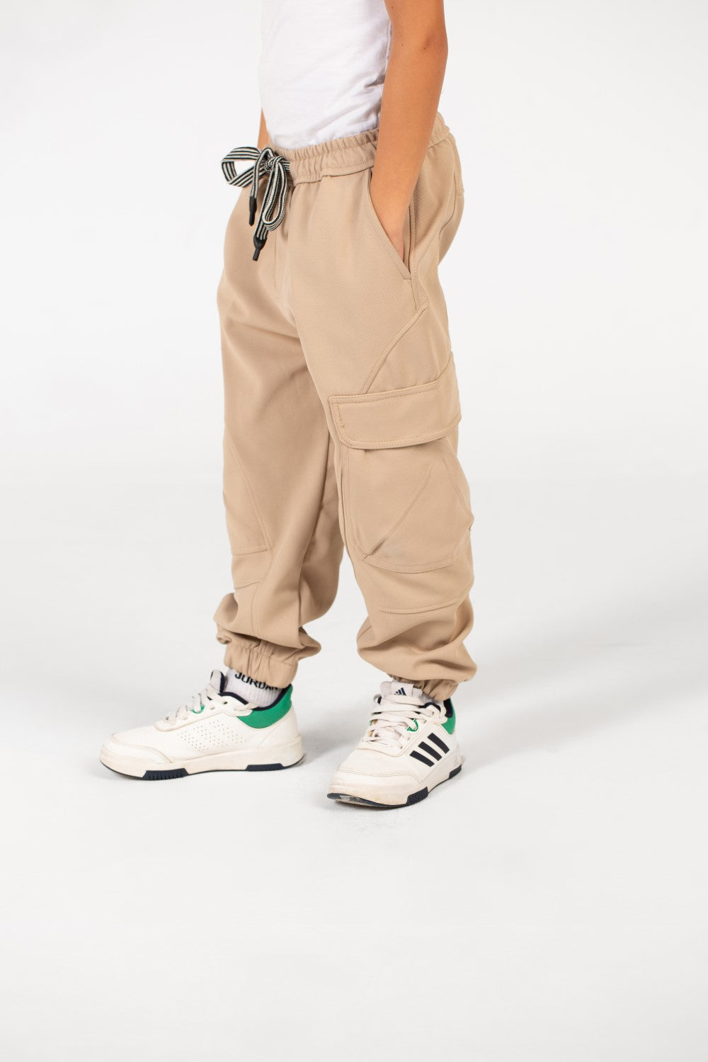 بنطال رياضي واسع عصري للأولاد