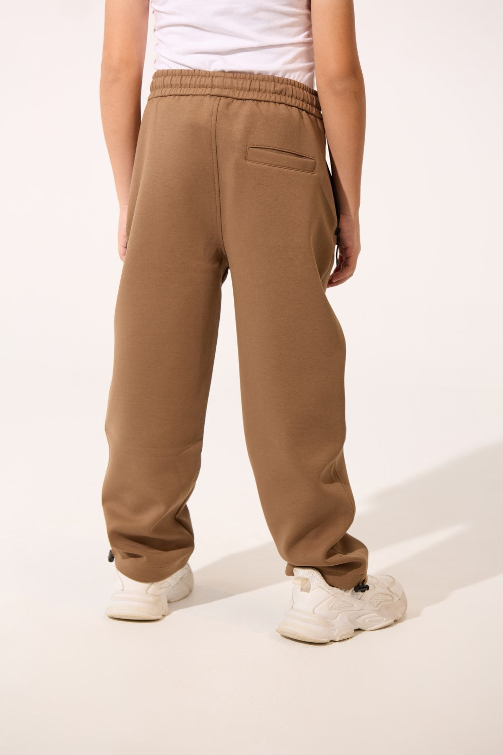 بنطال رياضي واسع الساق للأولاد من Tomato بقصة عصرية وجيوب جانبية بسحاب