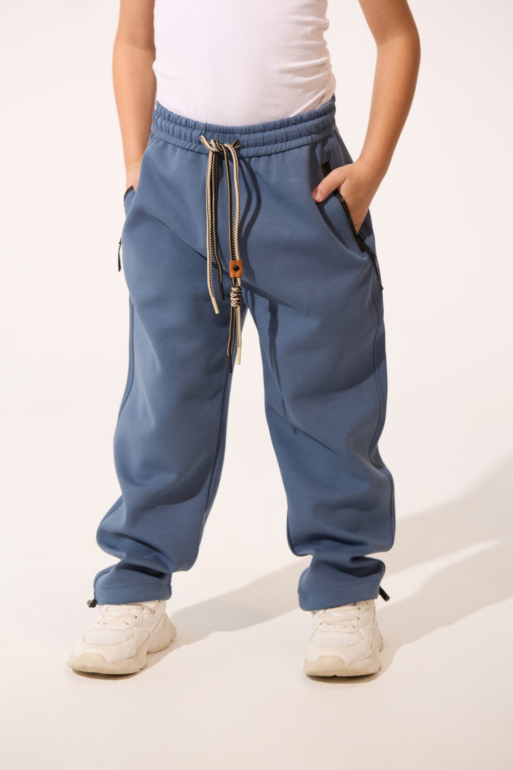 بنطال رياضي واسع الساق للأولاد من Tomato بقصة عصرية وجيوب جانبية بسحاب