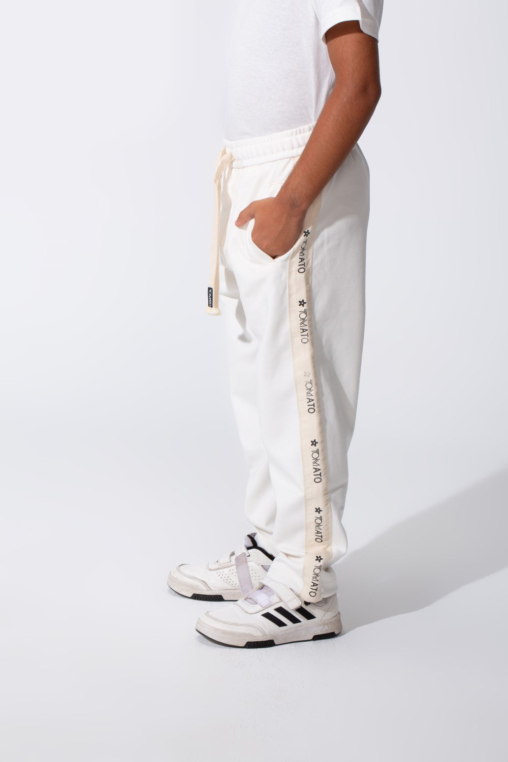 بنطال رياضي واسع للأطفال مع شريط Tomato على الجانب وجيوب