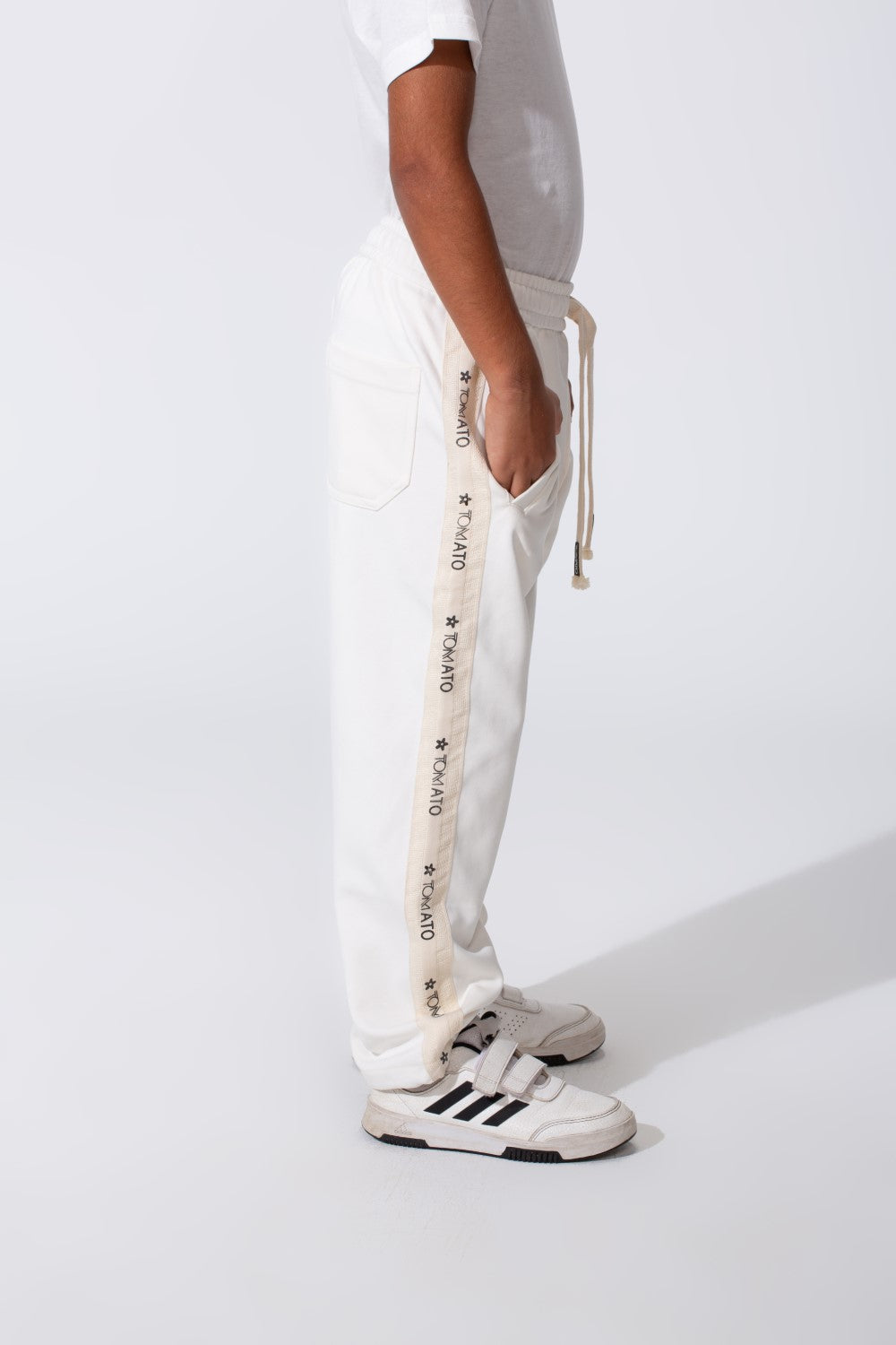 بنطال رياضي واسع للأطفال مع شريط Tomato على الجانب وجيوب