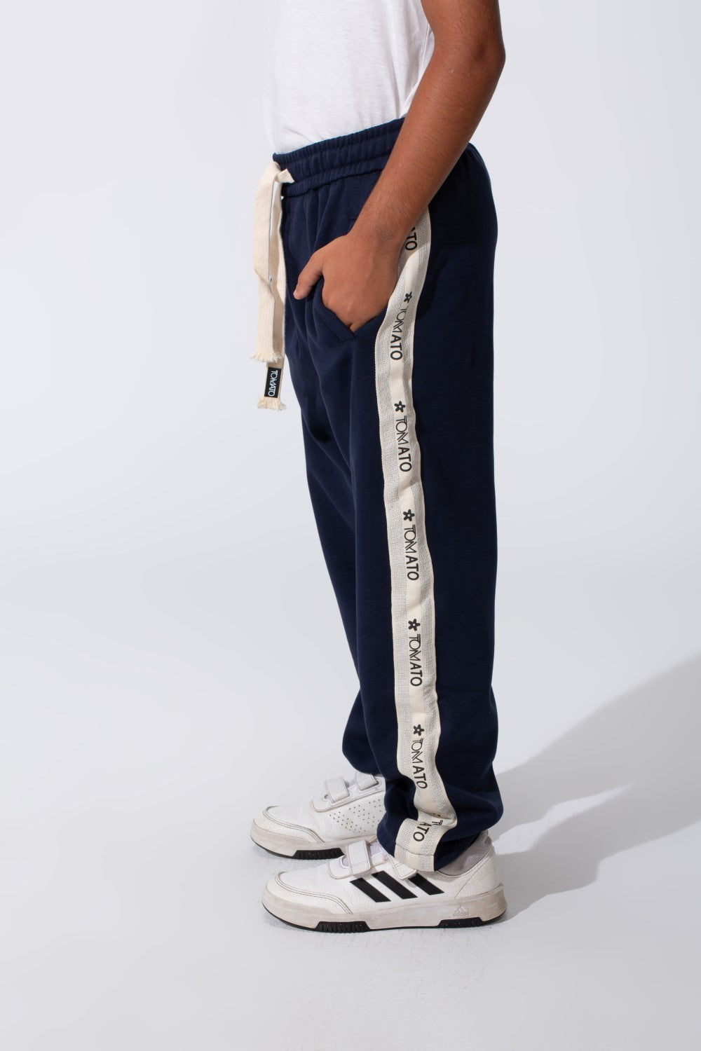 بنطال رياضي واسع للأطفال مع شريط Tomato على الجانب وجيوب